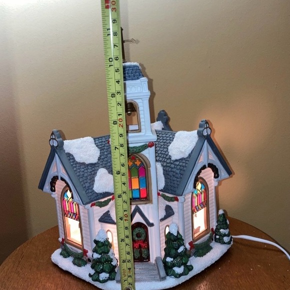 St. Nicholas Square Country Chapel Village Collection 
Illuminated Works - Picture 11 of 14